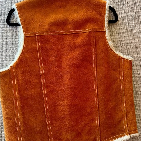 Vintage Brown Suede and Shearling Vest - Picture 6 of 7